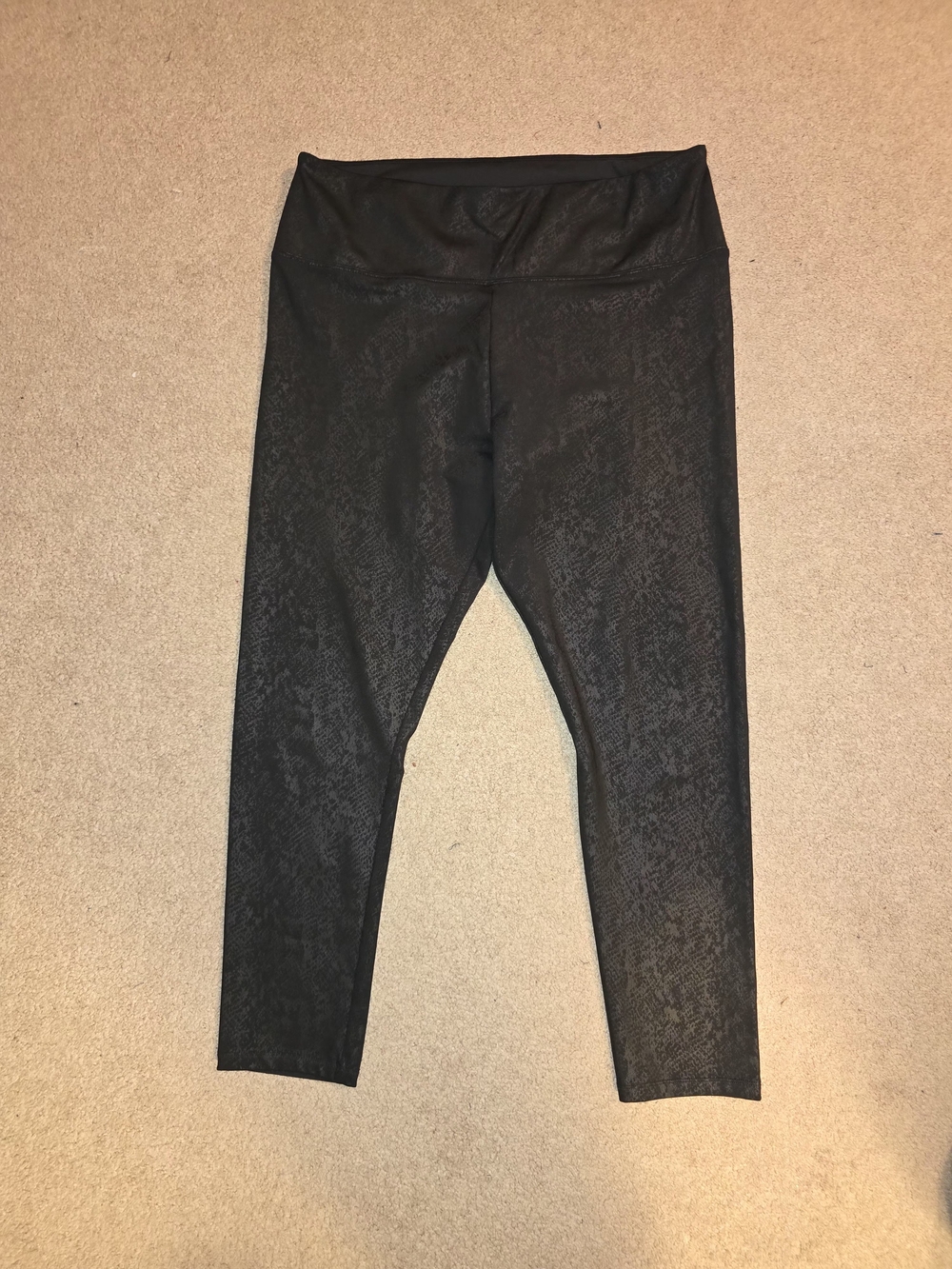 Simply Vera Wang Black Snakeskin Textured Women's Leggings